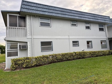 Beach Condo Sale Pending in Delray Beach, Florida