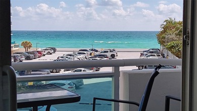 Beach Condo For Sale in Hollywood, Florida