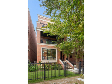 Beach Home For Sale in Chicago, Illinois