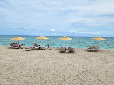 Beach Condo For Sale in Hollywood, Florida