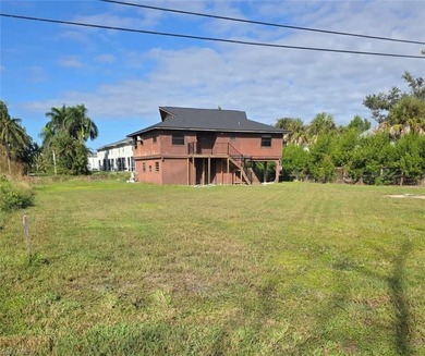 Beach Home For Sale in Fort Myers, Florida
