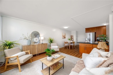 Beach Condo Active Under Contract in Honolulu, Hawaii