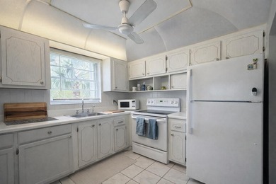Beach Condo For Sale in Deerfield Beach, Florida