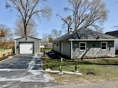 Beach Home For Sale in Muskegon, Michigan
