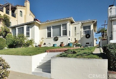 Beach Townhome/Townhouse Active Under Contract in Redondo Beach, California