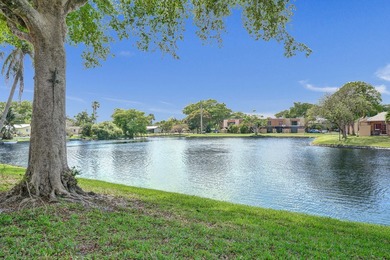 Beach Townhome/Townhouse For Sale in Pembroke Pines, Florida