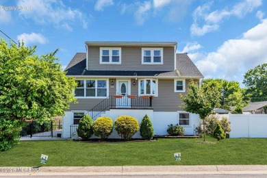 Beach Home For Sale in North Middletown, New Jersey