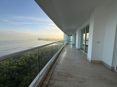Beach Condo For Sale in Panama City, 