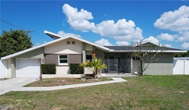 Beach Home For Sale in Fort Myers, Florida