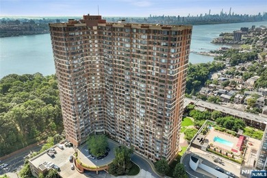 Beach Condo For Sale in Fort Lee, New Jersey