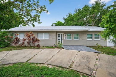 Beach Home For Sale in St. Petersburg, Florida