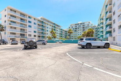 Beach Condo For Sale in Daytona Beach, Florida