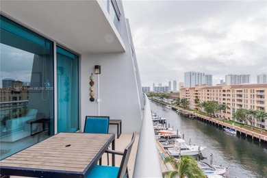 Beach Condo For Sale in Aventura, Florida