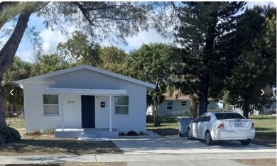 Beach Home For Sale in Pompano Beach, Florida