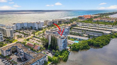 Beach Condo For Sale in South Palm Beach, Florida