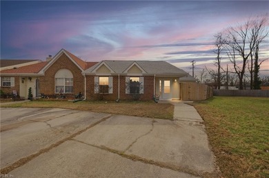 Beach Townhome/Townhouse For Sale in Portsmouth, Virginia