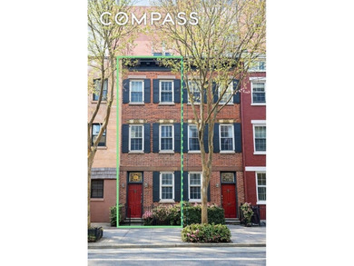 Beach Home For Sale in New York, New York