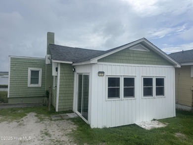 Beach Home For Sale in Cedar Point, North Carolina