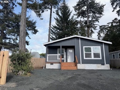 Beach Home For Sale in Coos Bay, Oregon