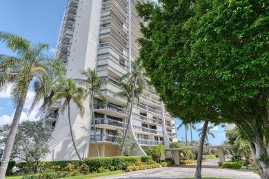 Beach Condo For Sale in West Palm Beach, Florida