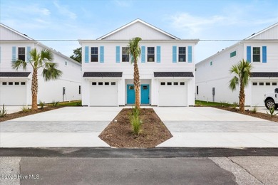 Beach Townhome/Townhouse For Sale in Carolina Beach, North Carolina