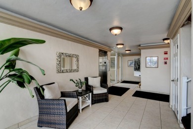 Beach Condo For Sale in South Palm Beach, Florida