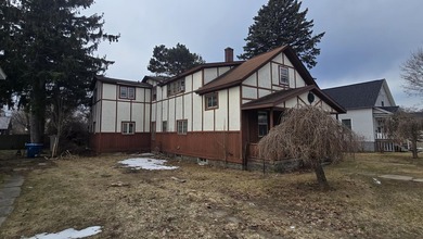 Beach Home For Sale in Ludington, Michigan