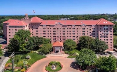 Beach Condo Sale Pending in Rocky River, Ohio