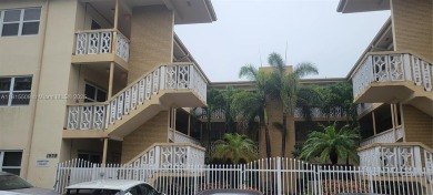 Beach Condo For Sale in Hollywood, Florida