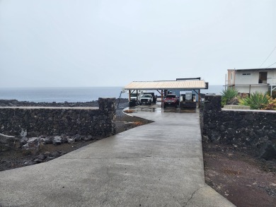 Beach Lot For Sale in Captain Cook, Hawaii