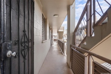 Beach Home For Sale in Waipahu, Hawaii