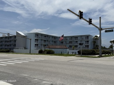 Beach Condo For Sale in New Smyrna Beach, Florida