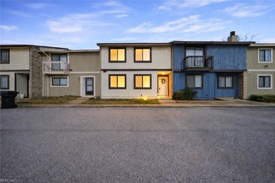 Beach Townhome/Townhouse For Sale in Virginia Beach, Virginia