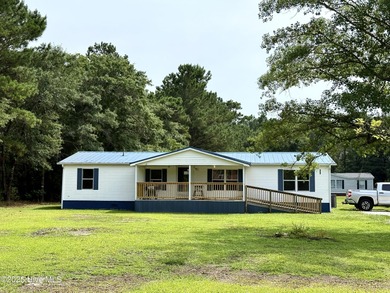 Beach Home For Sale in Holly Ridge, North Carolina