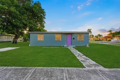 Beach Home For Sale in Pompano Beach, Florida