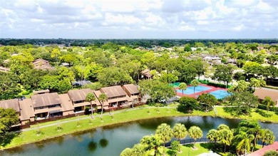 Beach Condo For Sale in Tamarac, Florida