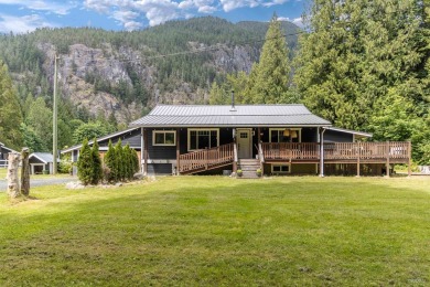 Beach Home For Sale in Squamish, 