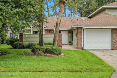 Beach Townhome/Townhouse Active Under Contract in Daytona Beach, Florida