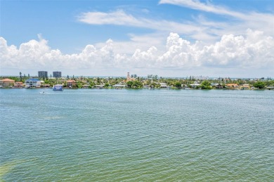 Beach Condo For Sale in South Pasadena, Florida