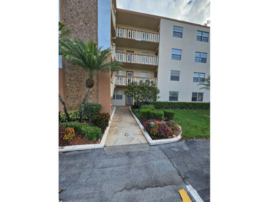 Beach Condo Active Under Contract in Boca Raton, Florida