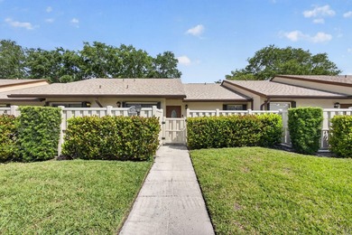 Beach Condo For Sale in West Palm Beach, Florida