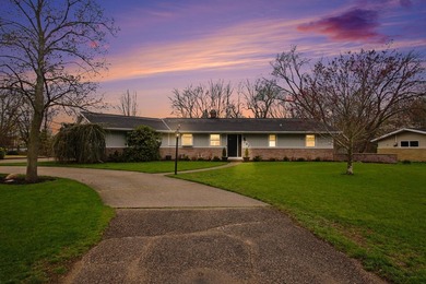 Beach Home Sale Pending in Holland, Michigan
