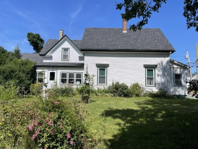Beach Home For Sale in Rockland, Maine