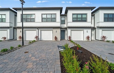 Beach Townhome/Townhouse For Sale in Bonita Springs, Florida
