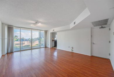 Beach Condo For Sale in Miami Beach, Florida