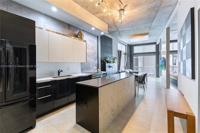 Beach Condo For Sale in Miami Beach, Florida