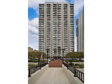 Beach Condo Sale Pending in Chicago, Illinois