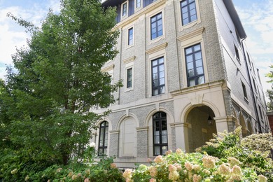 Beach Condo Sale Pending in Chicago, Illinois