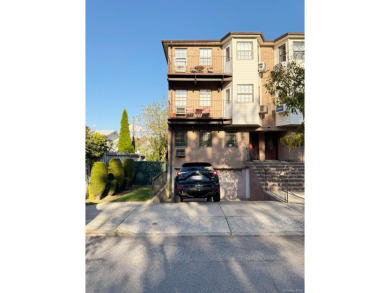 Beach Condo Sale Pending in Howard Beach, New York