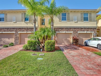 Beach Townhome/Townhouse Active Under Contract in Stuart, Florida